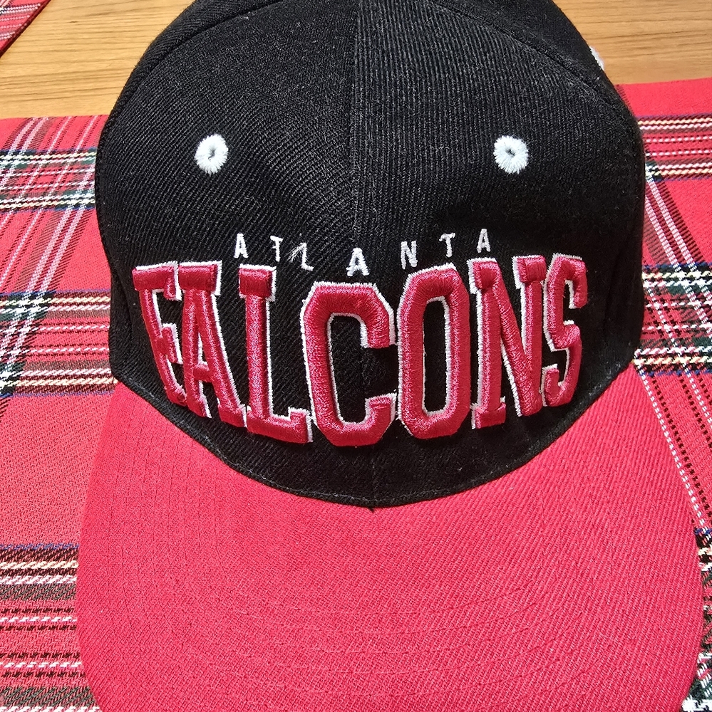 Atlanta Falcons NFL Team Apparel Snapback Hat
